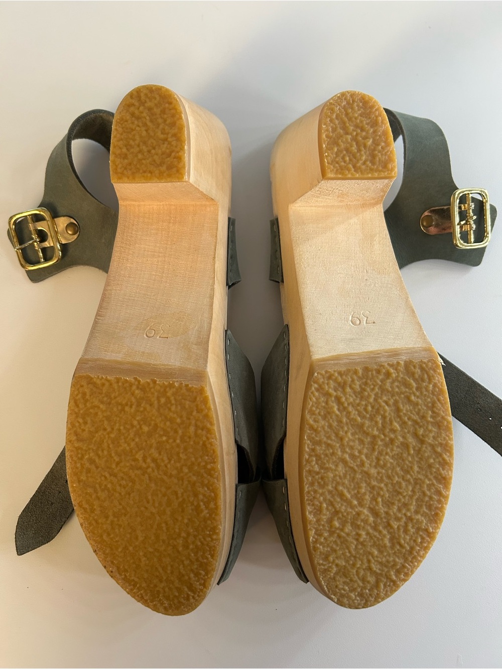 BRYR New Women’s Size 39/9 Emma Cross Toe Clogs - Picture 2 of 8